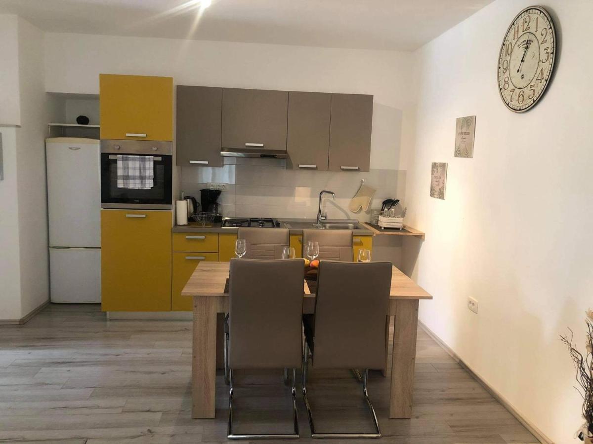 Apartmani Dokic 巴莱 外观 照片