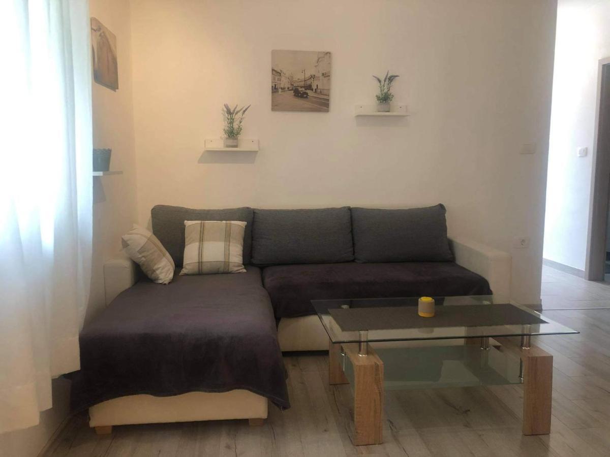 Apartmani Dokic 巴莱 外观 照片