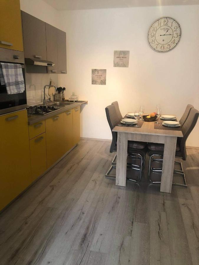 Apartmani Dokic 巴莱 外观 照片