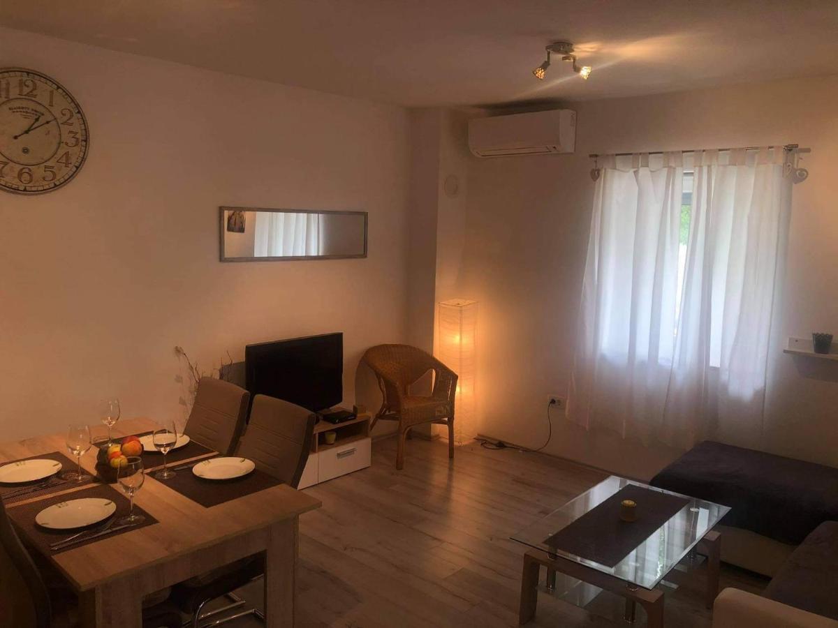Apartmani Dokic 巴莱 外观 照片