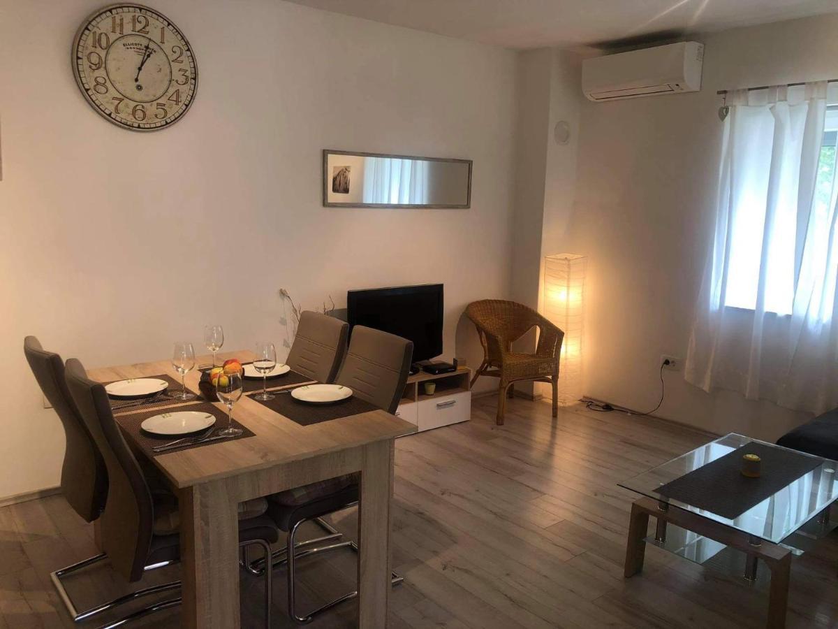 Apartmani Dokic 巴莱 外观 照片