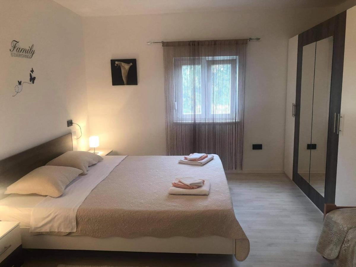 Apartmani Dokic 巴莱 外观 照片