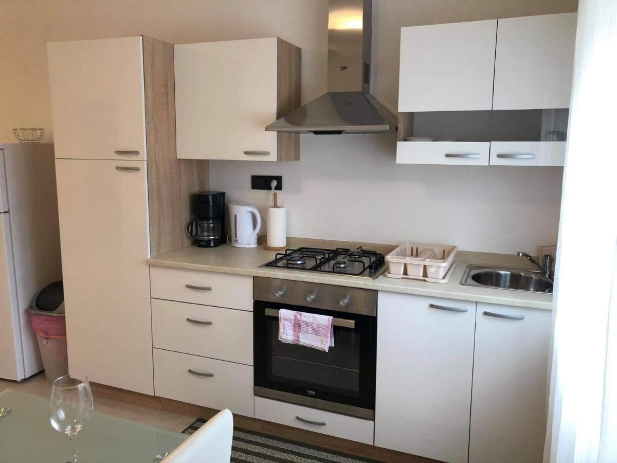 Apartmani Dokic 巴莱 外观 照片